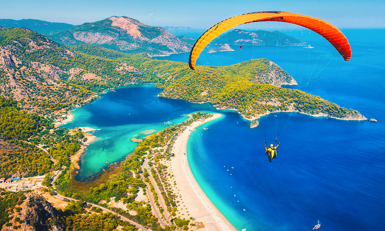 la-cote-turquoise-paragliding